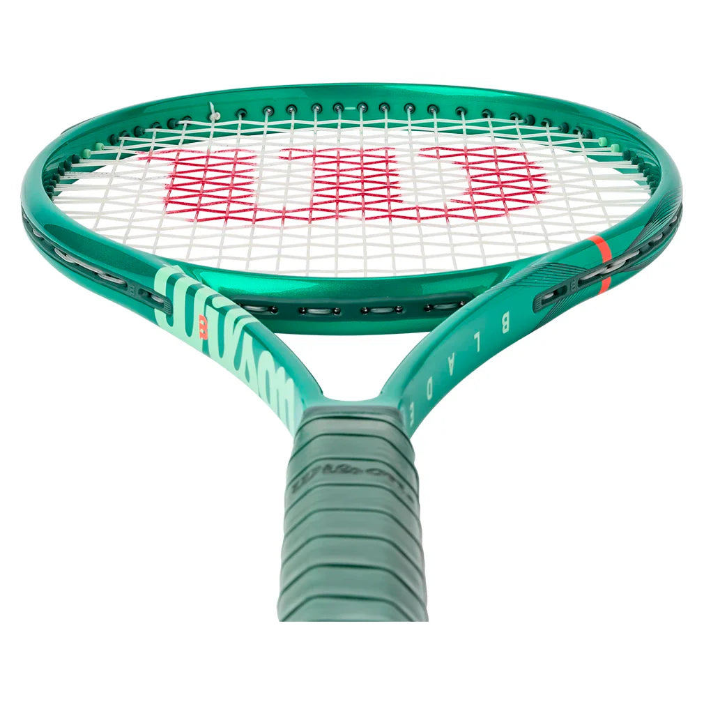 Wilson Blade 98 18x20 V10 Tennis Racket