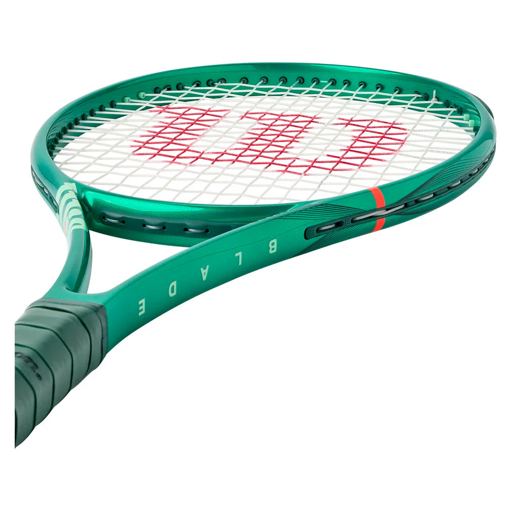 Wilson Blade 100 Pro V10 Tennis Racket