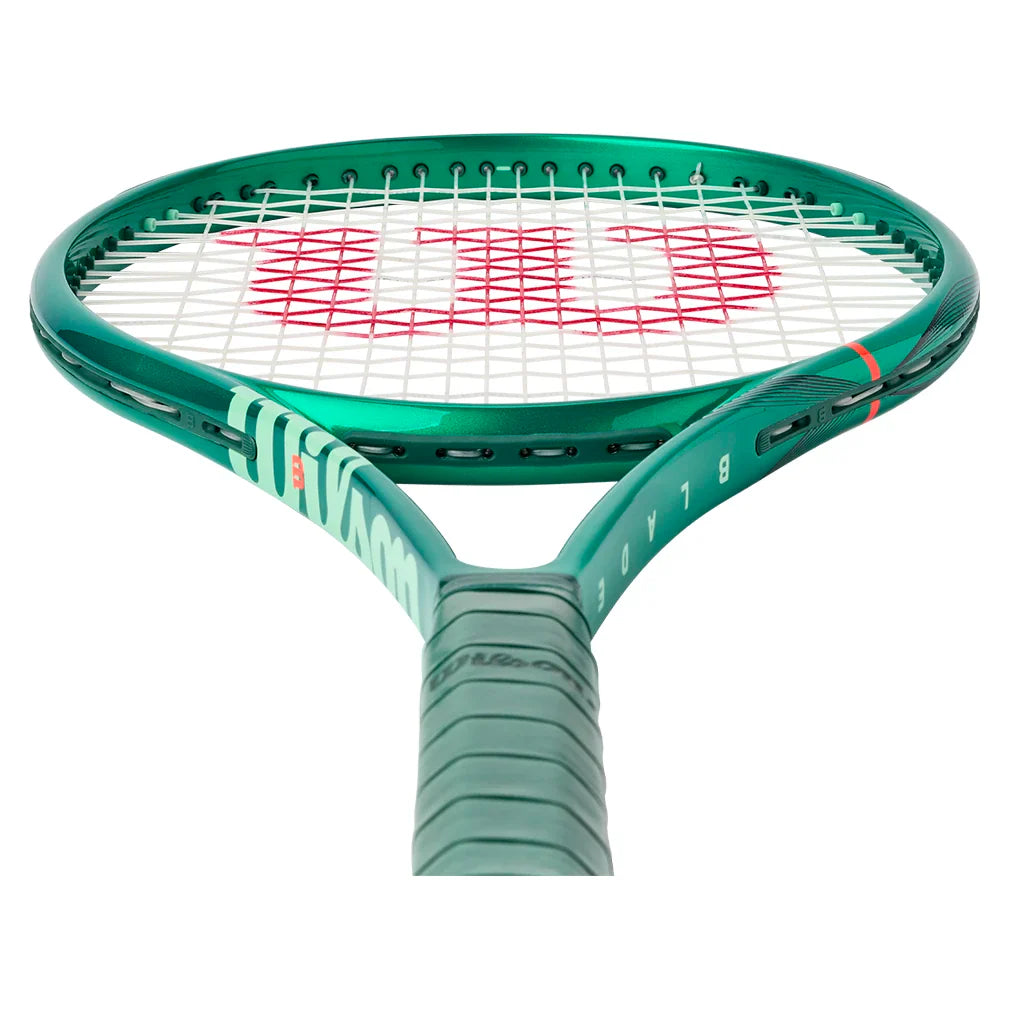 Wilson Blade 100 V10 Tennis Racket