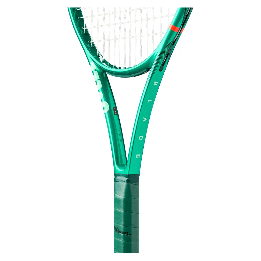 Wilson Blade 100 V10 Tennis Racket